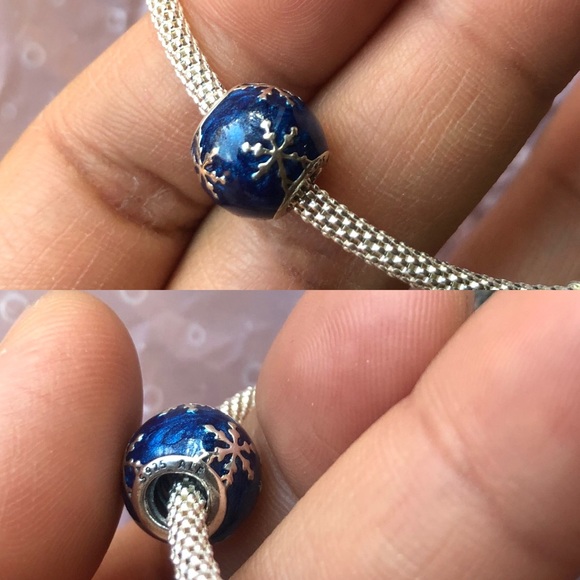 Authentic Pandora Bracelet w/ 8 Pandora Charms Winter themed - Picture 9 of 14